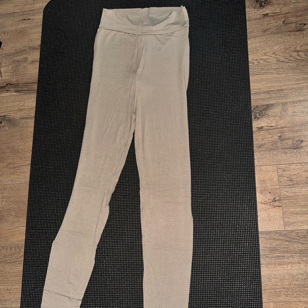 High waisted leggings